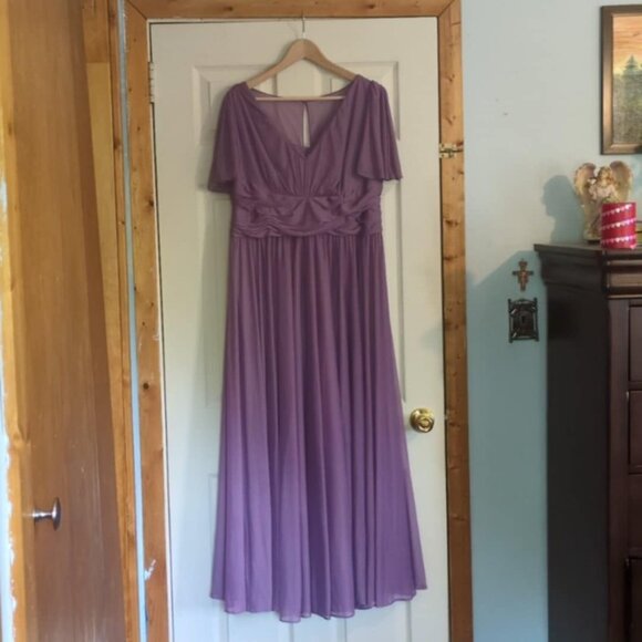 Davids Bridal Sz 18 Lavendar MOB MOG Dress Wedding Formal Romantic Chiffon Layer - Picture 2 of 6